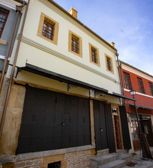 هتل Bujtina Te Rapi