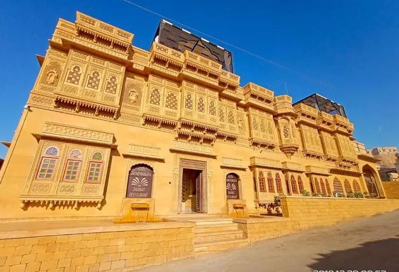 Hotelli Grand Khalifa