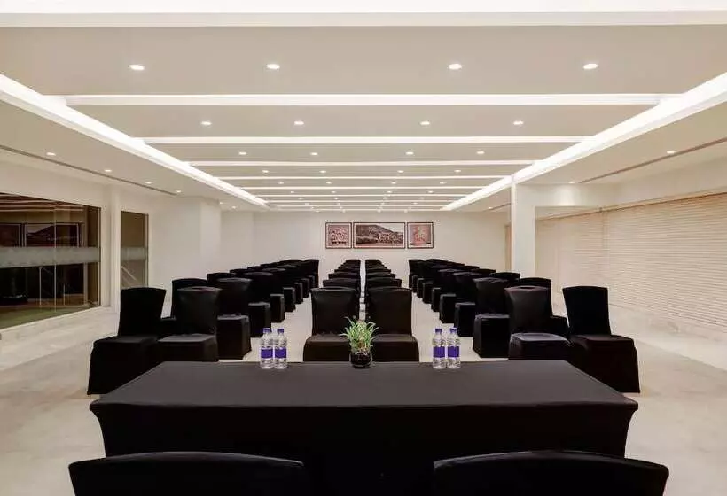 ホテル Lemon Tree Premier Vijayawada