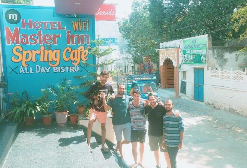 Hotel Master Paradise