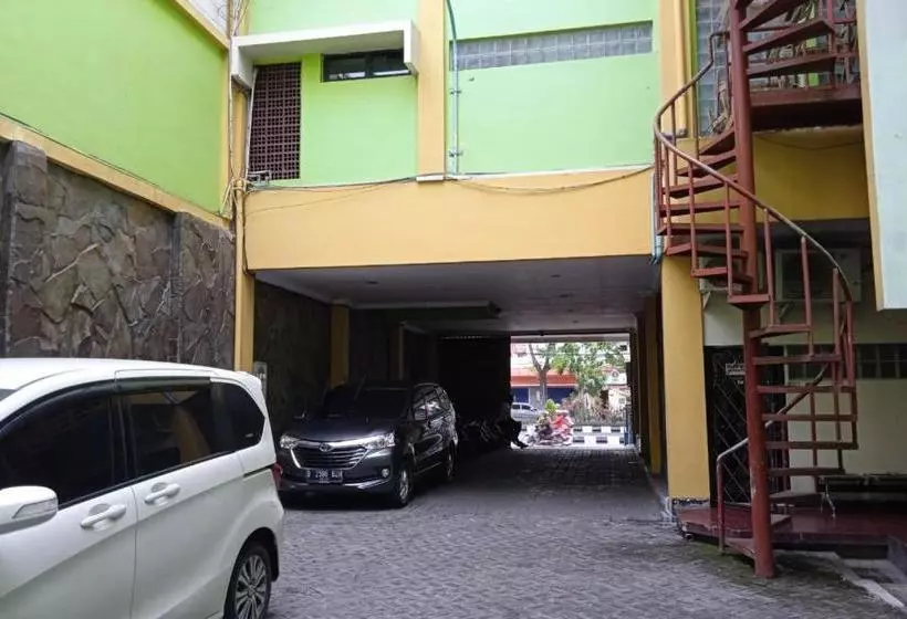 هتل Oyo 90177  Pahlawan