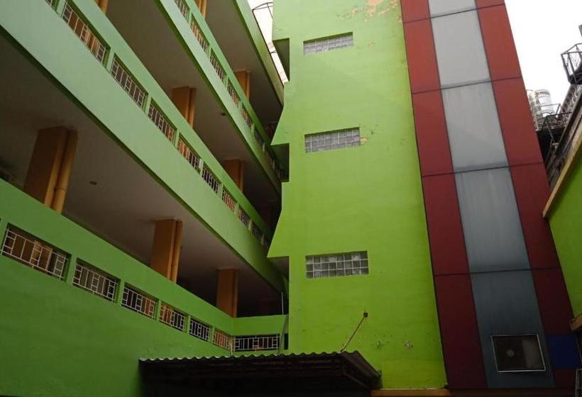 בית מלון כפרי Oyo 90177 Pahlawan