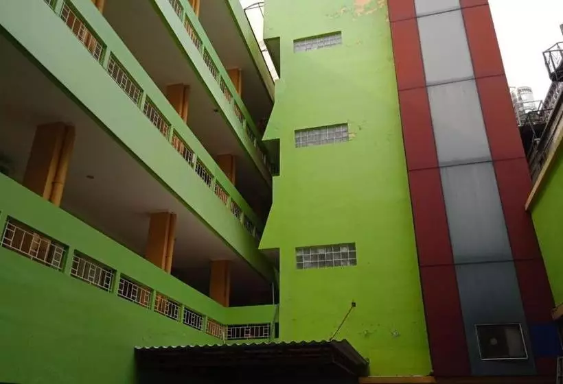 هتل Oyo 90177  Pahlawan