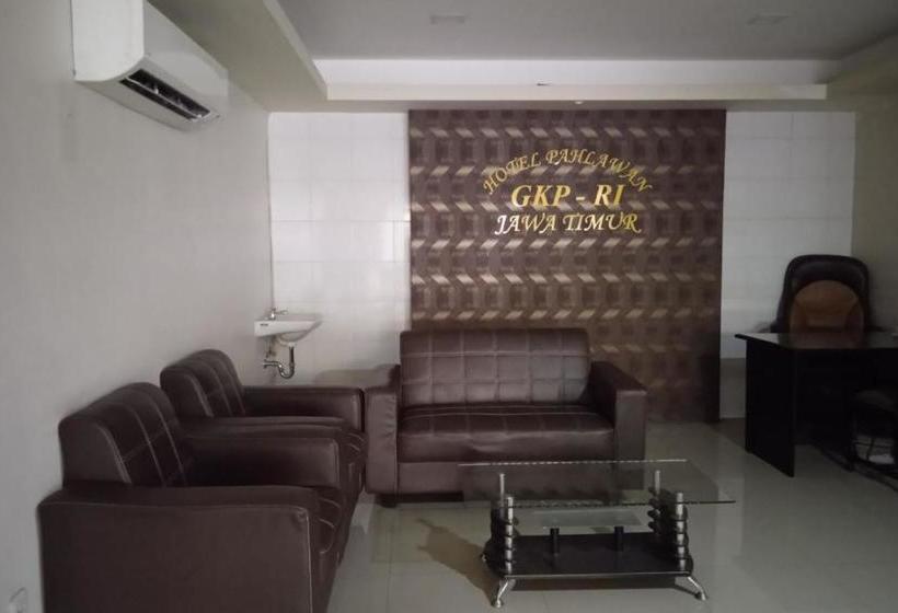 בית מלון כפרי Oyo 90177 Pahlawan