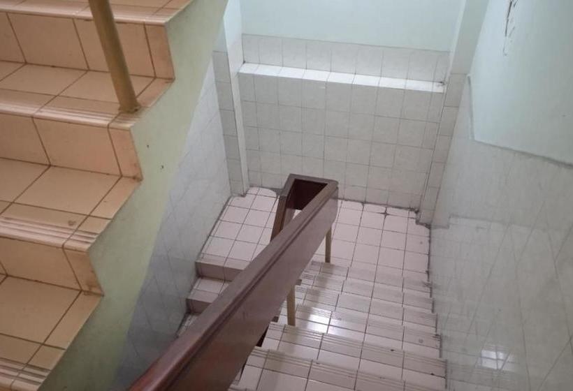 בית מלון כפרי Oyo 90177 Pahlawan