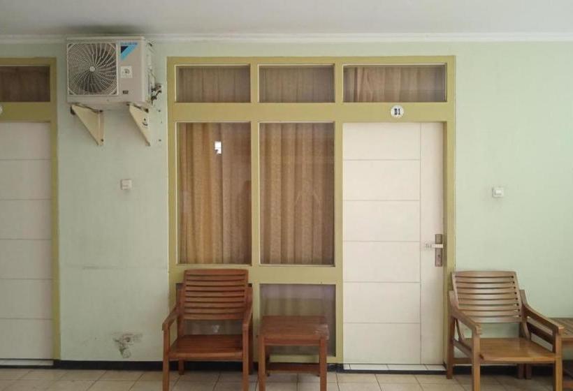 בית מלון כפרי Oyo 90177 Pahlawan