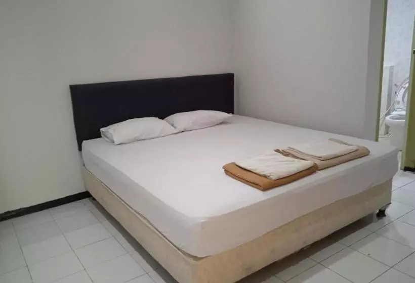 هتل Oyo 90177  Pahlawan