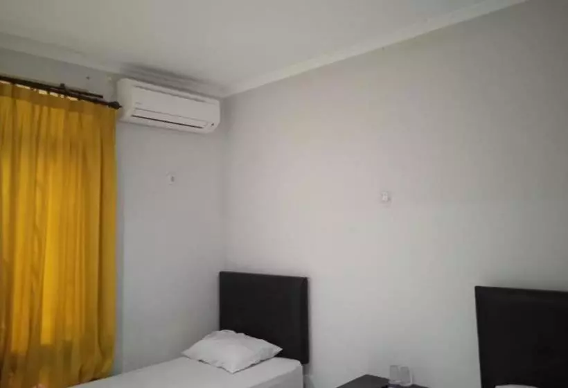 هتل Oyo 90177  Pahlawan