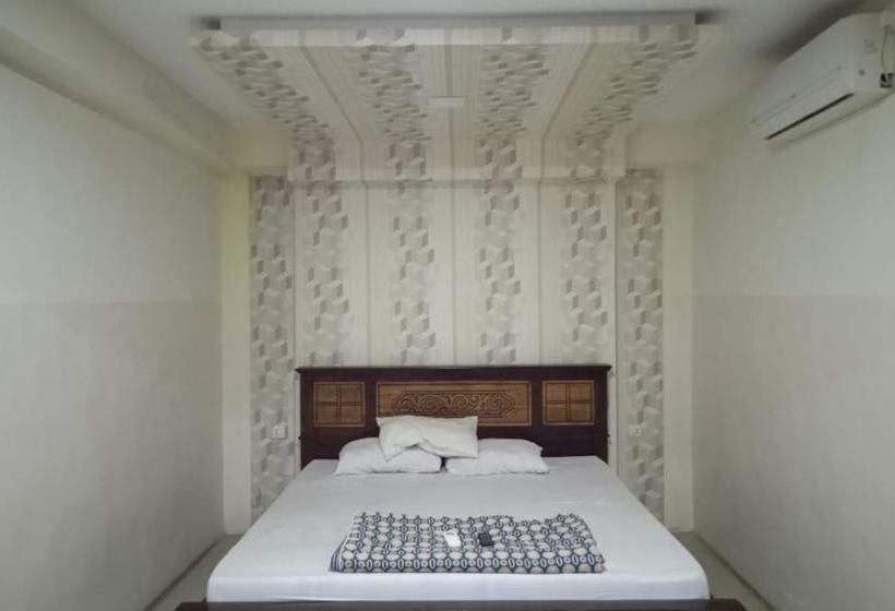 בית מלון כפרי Oyo 90177 Pahlawan