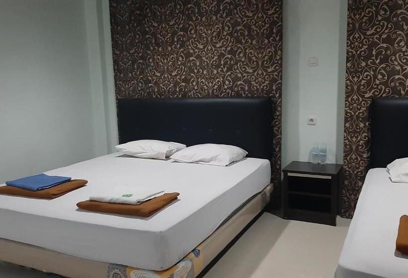 בית מלון כפרי Oyo 90177 Pahlawan