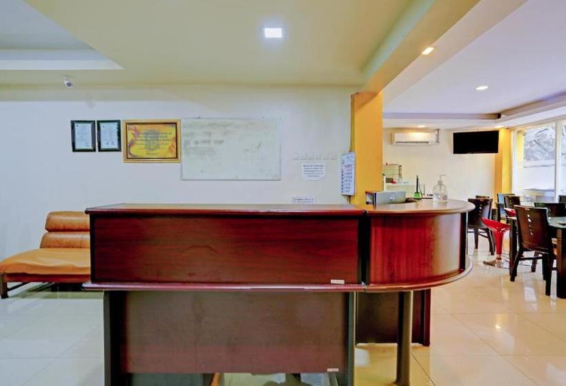 בית מלון כפרי Oyo 90177 Pahlawan