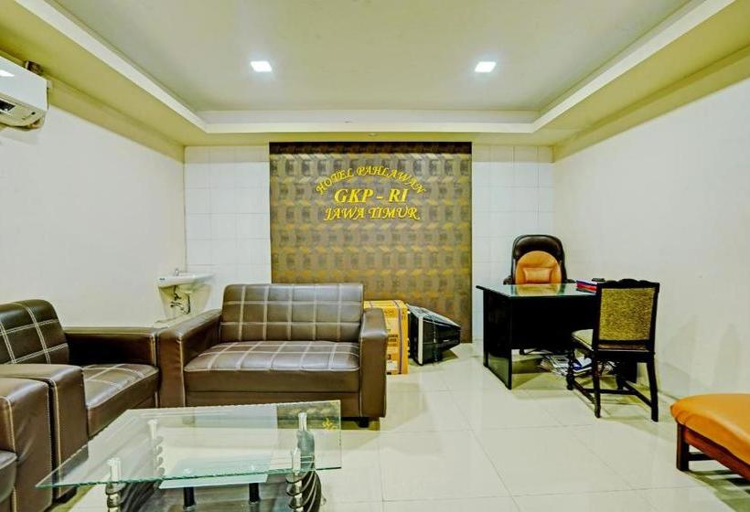 בית מלון כפרי Oyo 90177 Pahlawan