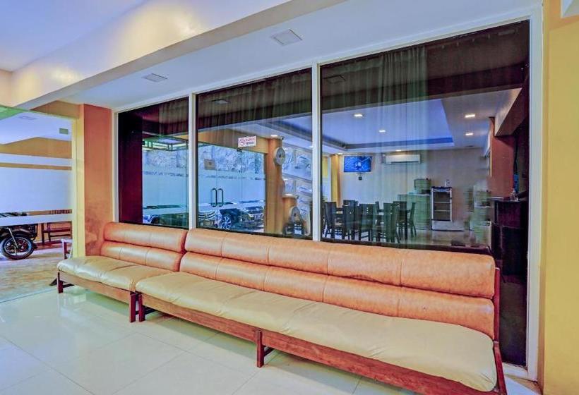 בית מלון כפרי Oyo 90177 Pahlawan