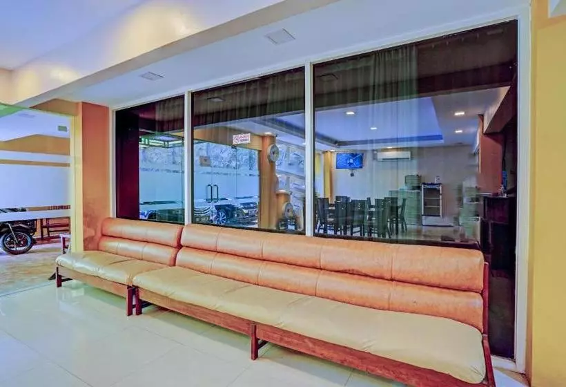 هتل Oyo 90177  Pahlawan