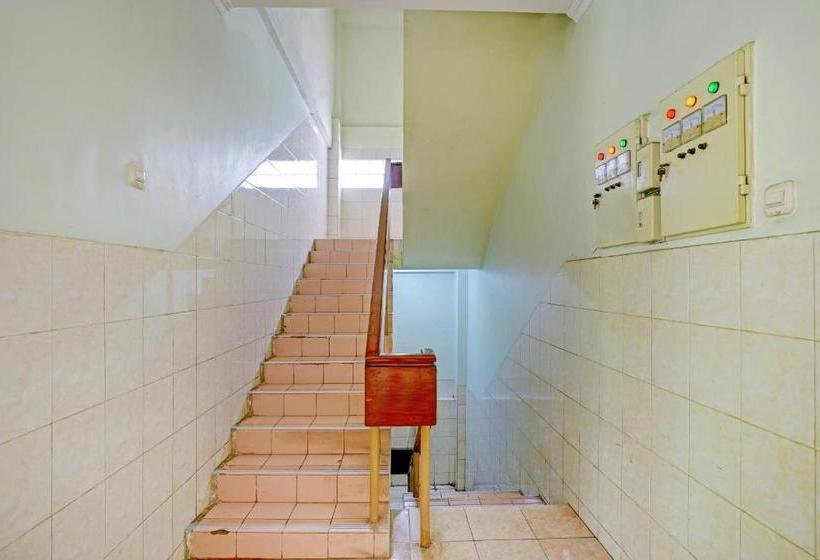 בית מלון כפרי Oyo 90177 Pahlawan