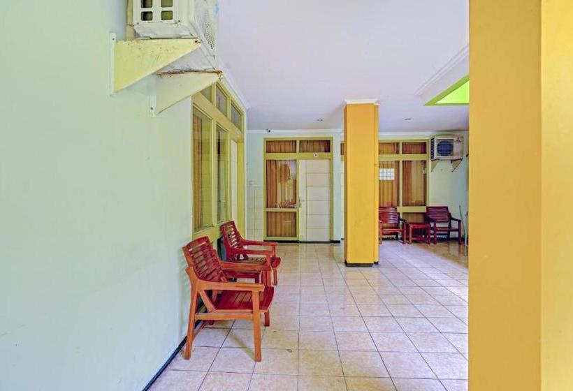 בית מלון כפרי Oyo 90177 Pahlawan