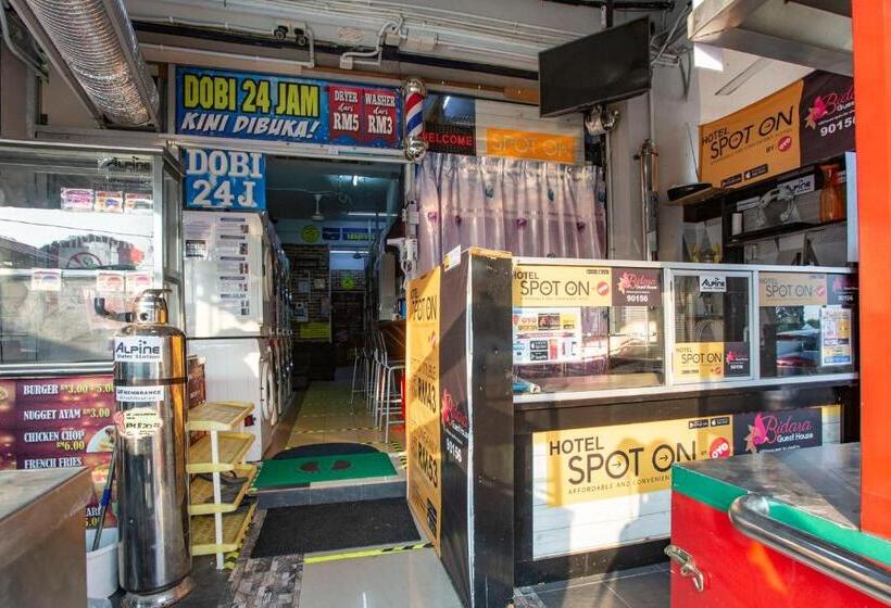 هتل Spot On 90156 Bidara Guest House