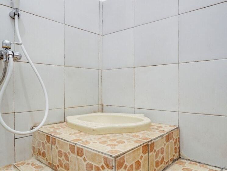 هتل Spot On 90200 Pondok Sabaraya Cileunyi Syariah