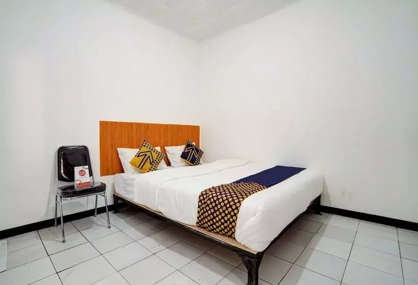 ホテル Spot On 90200 Pondok Sabaraya Cileunyi Syariah