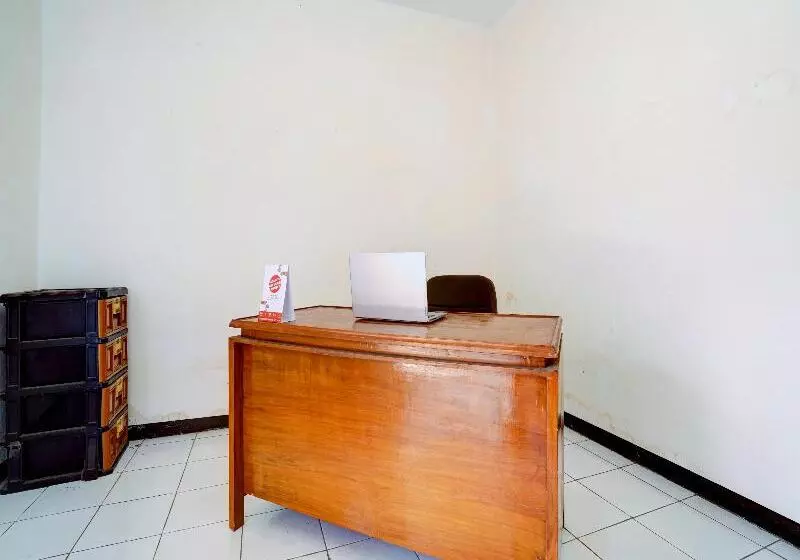 ホテル Spot On 90200 Pondok Sabaraya Cileunyi Syariah