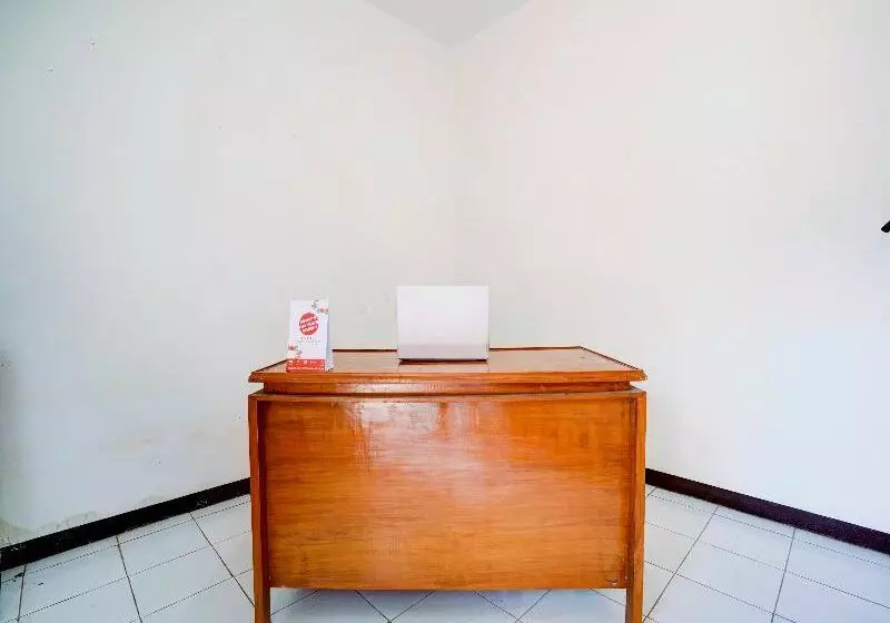 ホテル Spot On 90200 Pondok Sabaraya Cileunyi Syariah