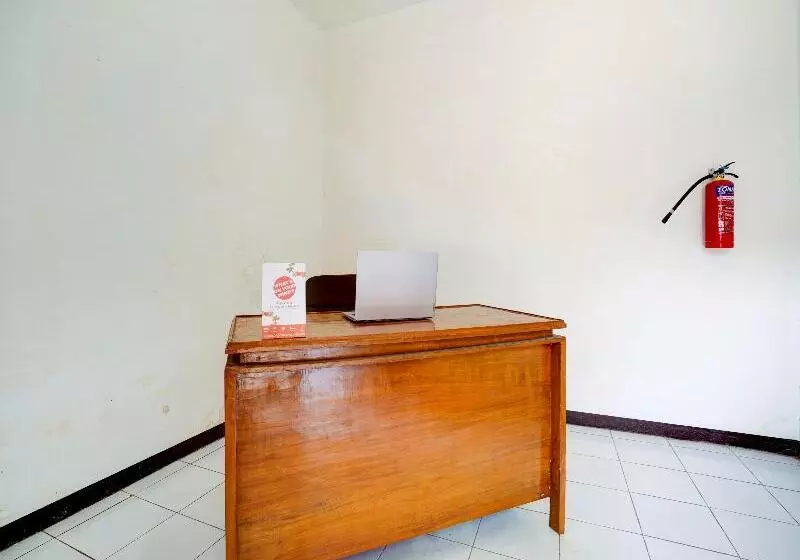 ホテル Spot On 90200 Pondok Sabaraya Cileunyi Syariah