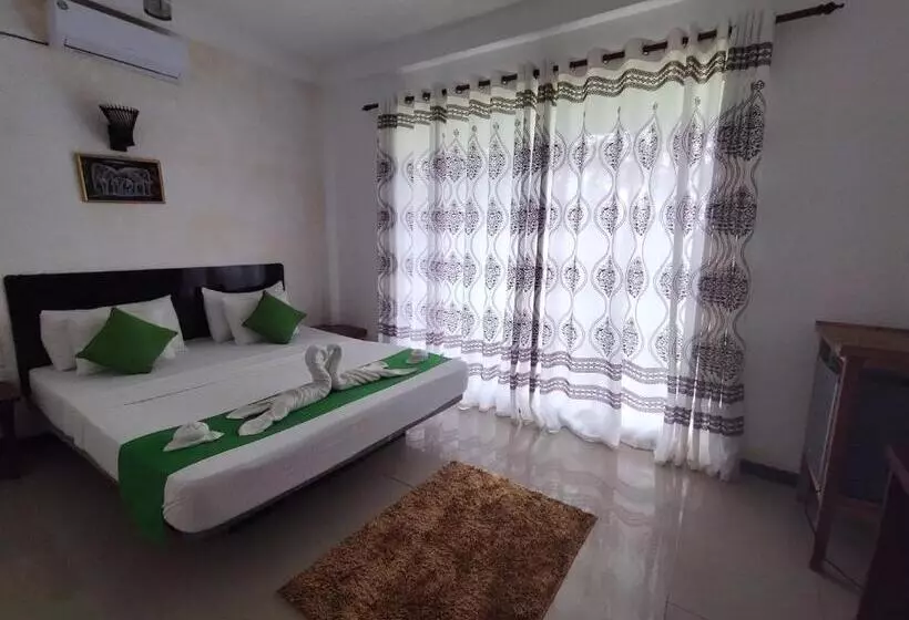 Hotelli Village Mango Resort Yala