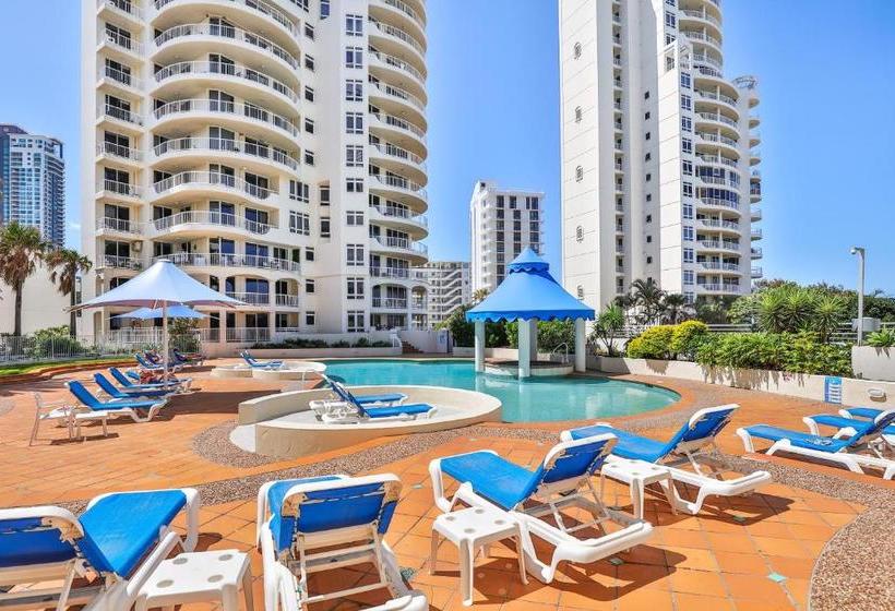 One Lux Stay In Surfers Paradise