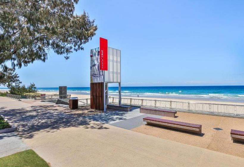 One Lux Stay In Surfers Paradise