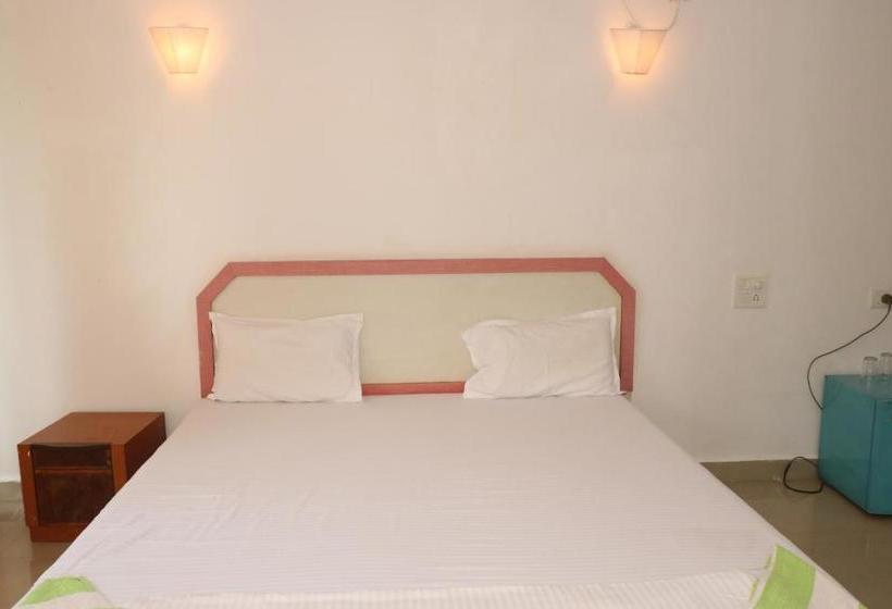 تختخواب و صبحانه Lamarine Morjim Beach Cottages