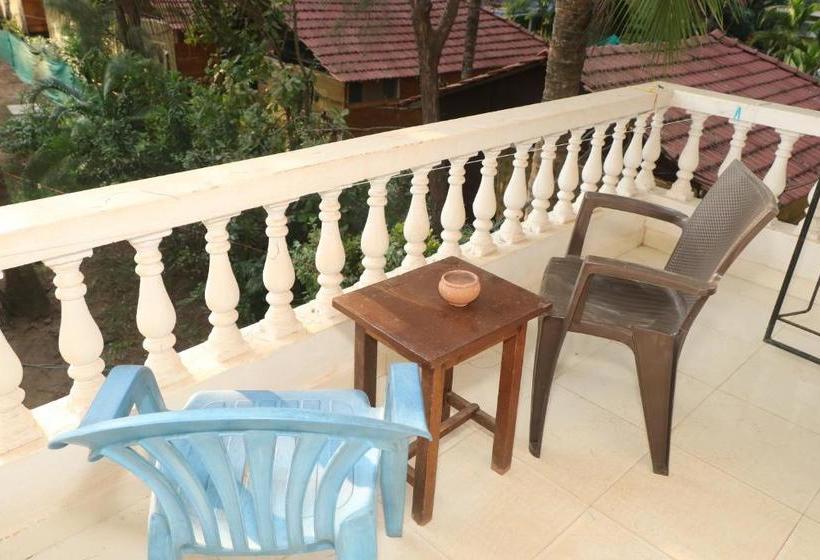 تختخواب و صبحانه Lamarine Morjim Beach Cottages