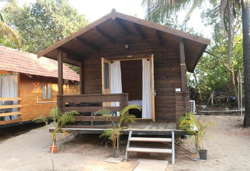 تختخواب و صبحانه Lamarine Morjim Beach Cottages