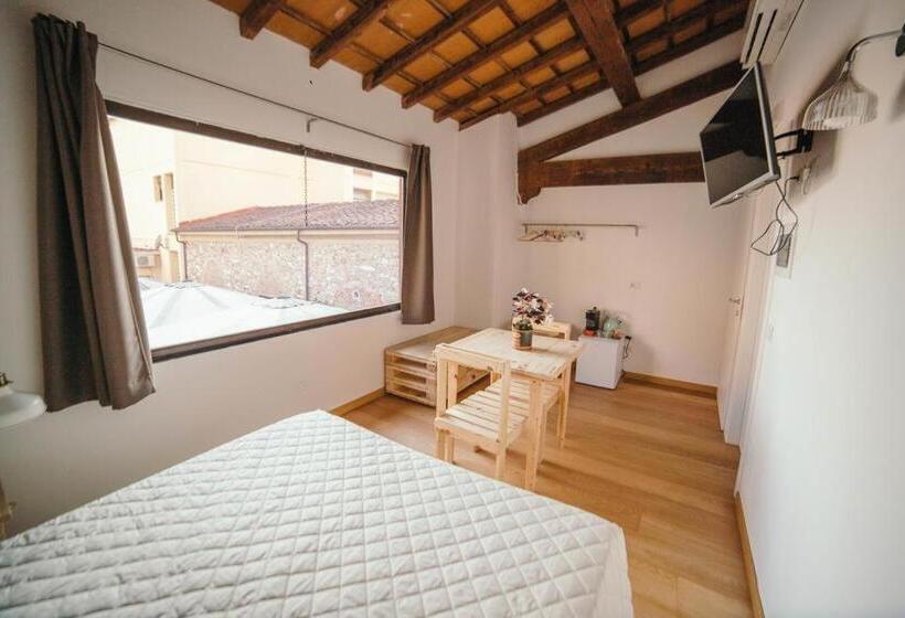 צימר Le Camere Pietrasantine   Centro Storico