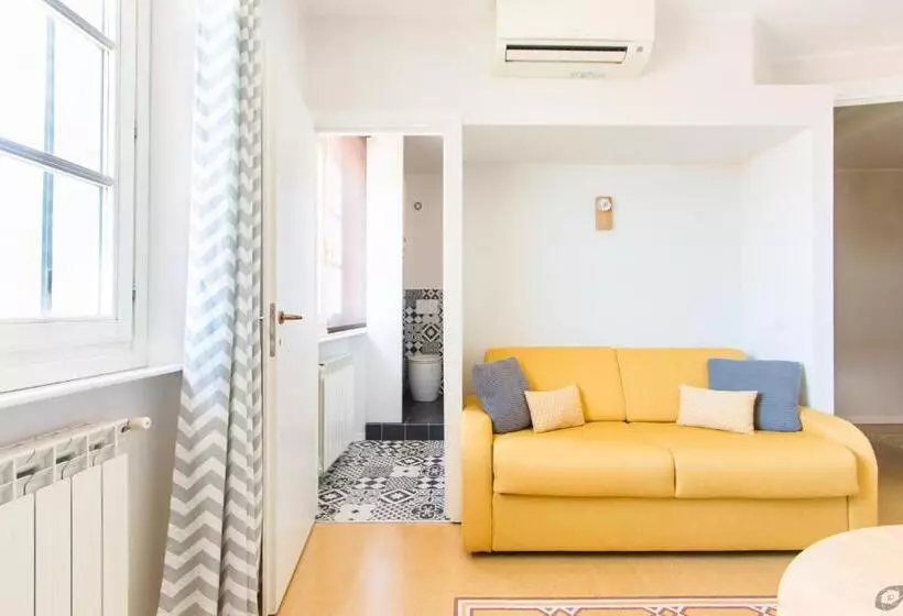 ベッドアンドブレックファースト Le Camere Pietrasantine   Centro Storico