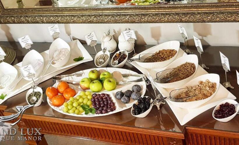 ホテル Grand Lux Boutique Manor