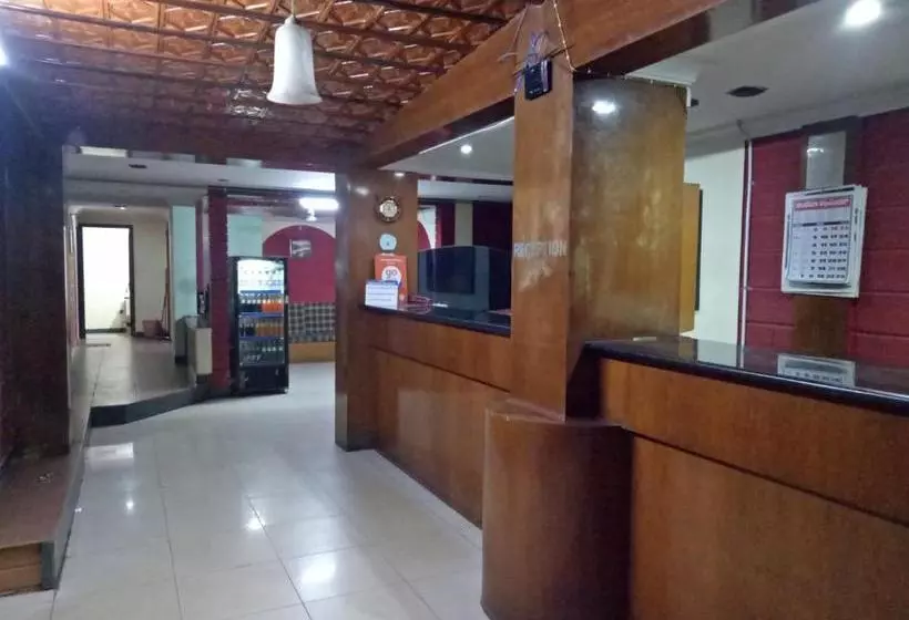 ホテル Highland Residency