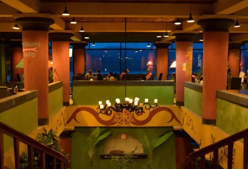 هتل Lake Arenal Brewery &