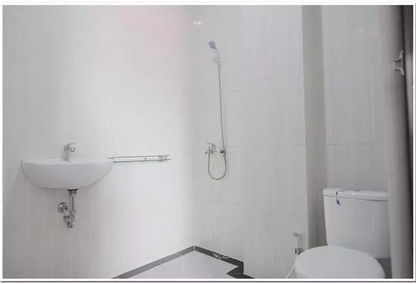 Hotelli Reddoorz Near Kota Tua 2