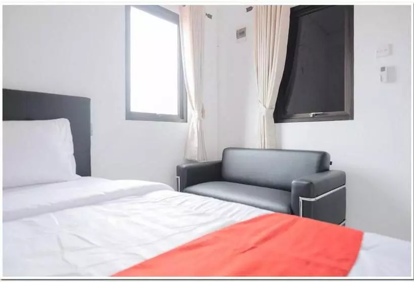 Hotelli Reddoorz Near Kota Tua 2