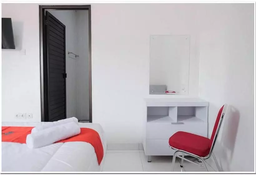 Hotelli Reddoorz Near Kota Tua 2