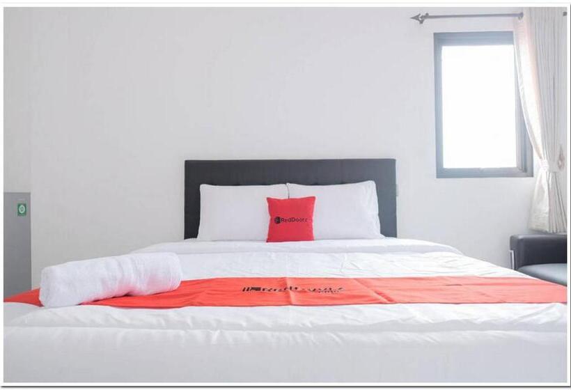 Hotel Reddoorz Near Kota Tua 2
