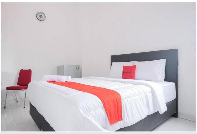 Hotel Reddoorz Near Kota Tua 2