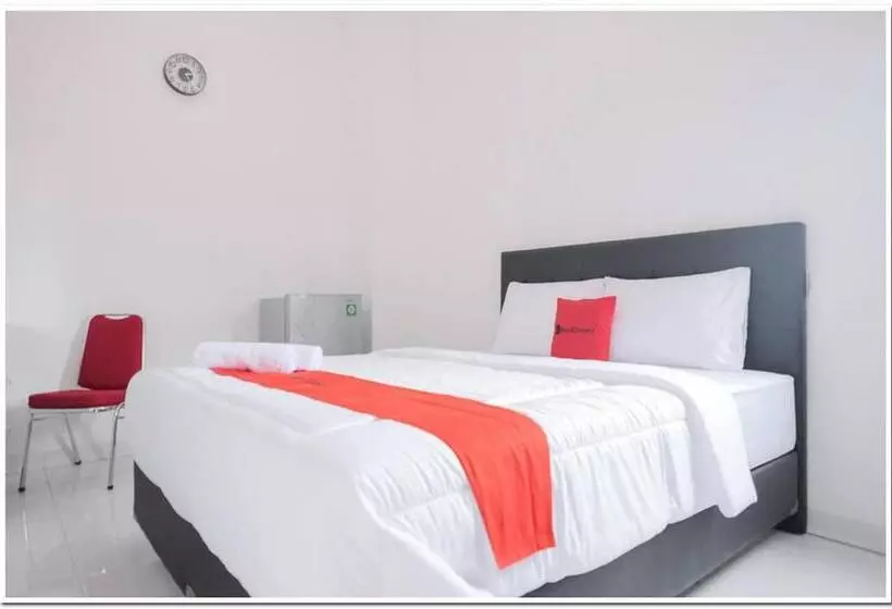 Hotelli Reddoorz Near Kota Tua 2