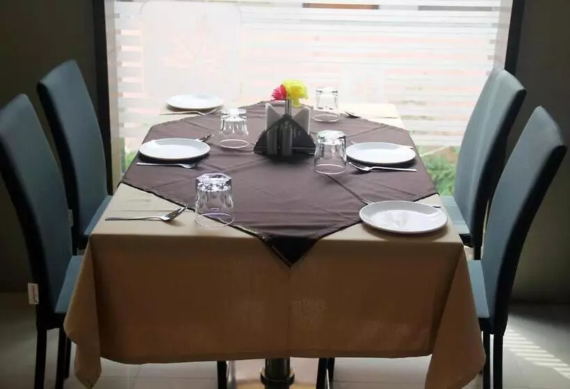 Hotelli Saiprasad Executive Solapur