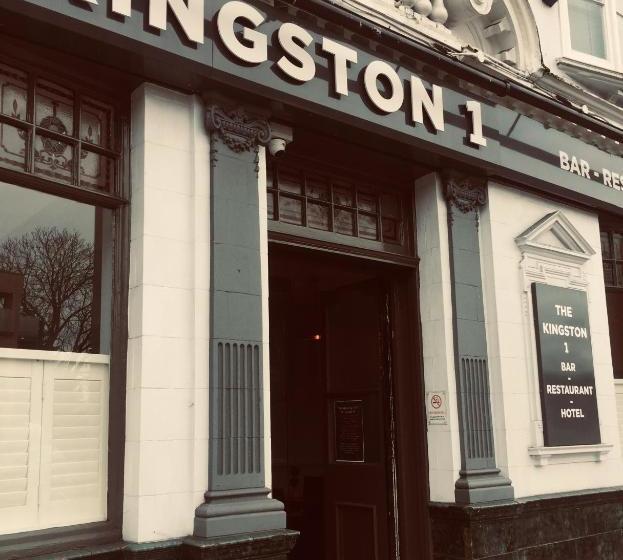 בית מלון כפרי The Kingston 1