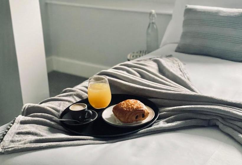 בית מלון כפרי The Kingston 1