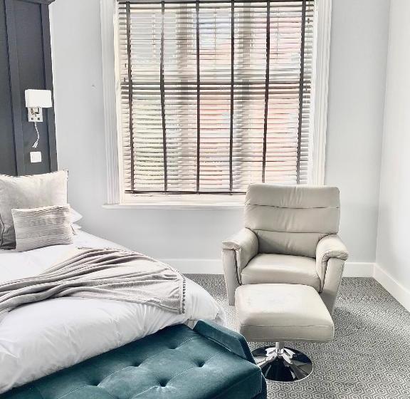 בית מלון כפרי The Kingston 1