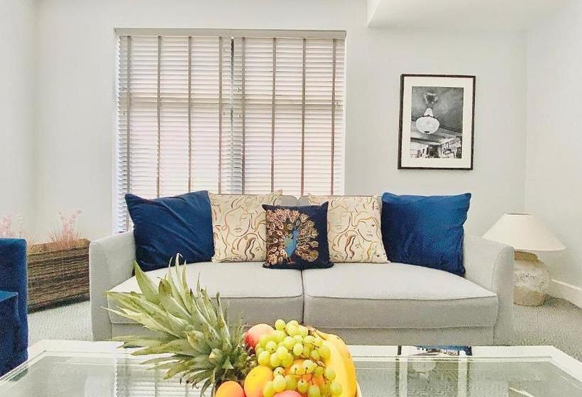 בית מלון כפרי The Kingston 1