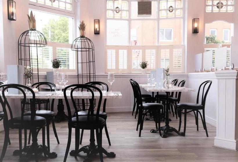 בית מלון כפרי The Kingston 1