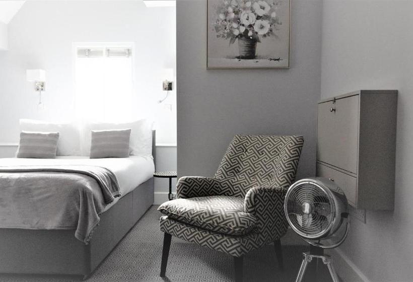 בית מלון כפרי The Kingston 1